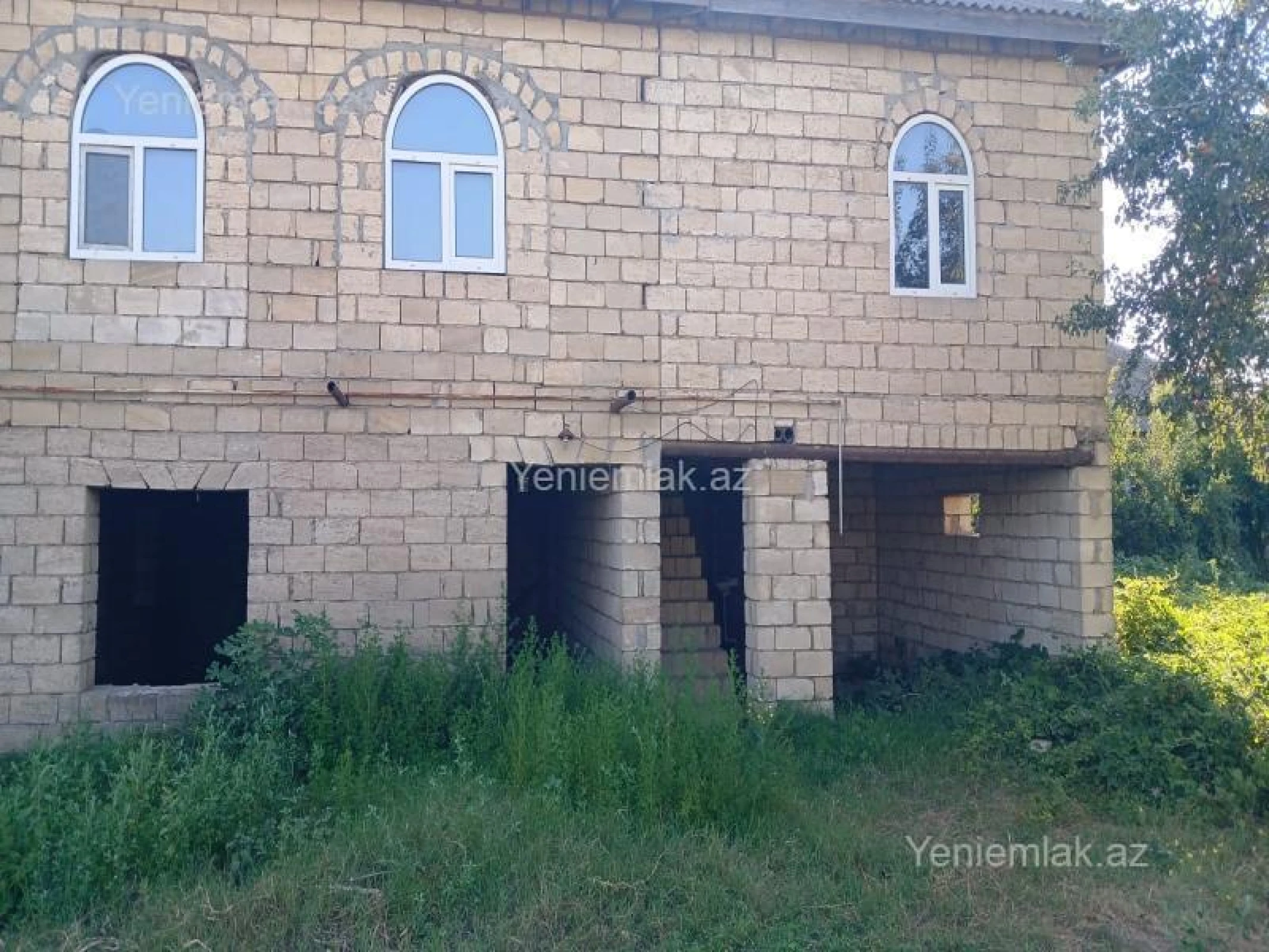 Satılır 5 otaqlı həyət evi 251 m²