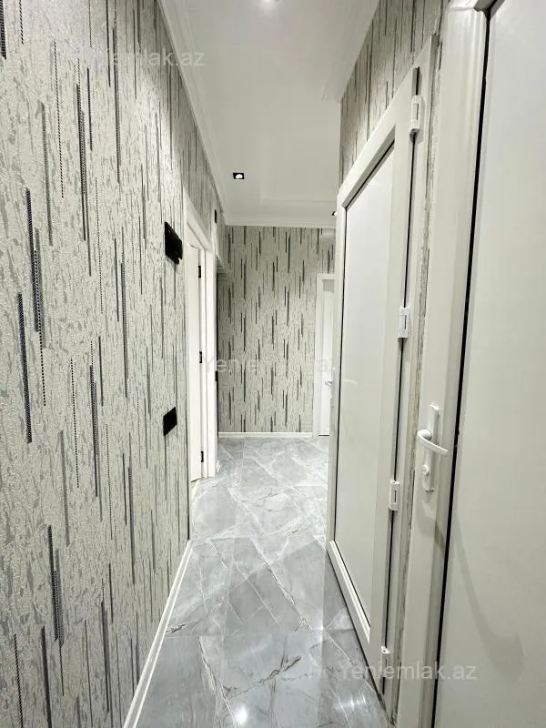 Satılır 2 otaqlı köhnə tikili 65 m²