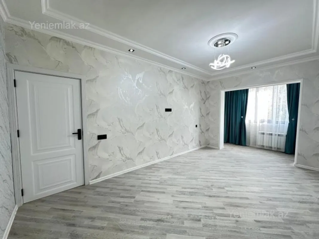 Satılır 2 otaqlı köhnə tikili 65 m²