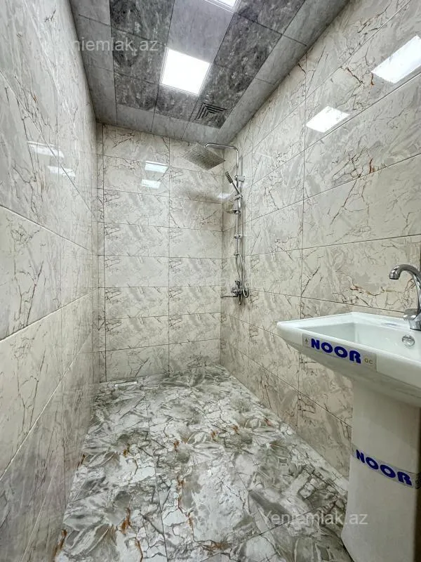 Satılır 2 otaqlı köhnə tikili 65 m²