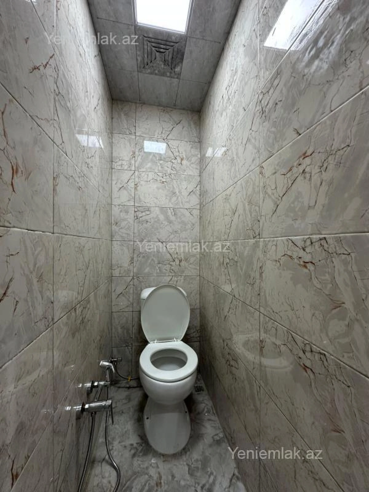 Satılır 2 otaqlı köhnə tikili 65 m²