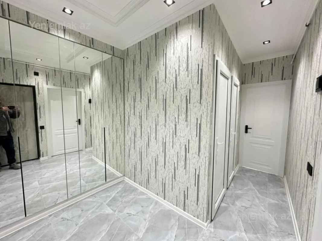 Satılır 2 otaqlı köhnə tikili 65 m²