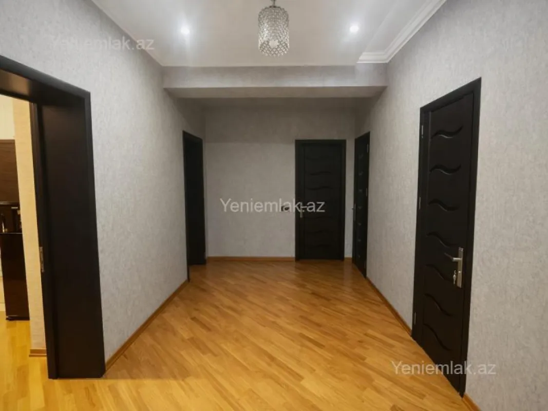 Satılır 3 otaqlı yeni tikili 125 m²