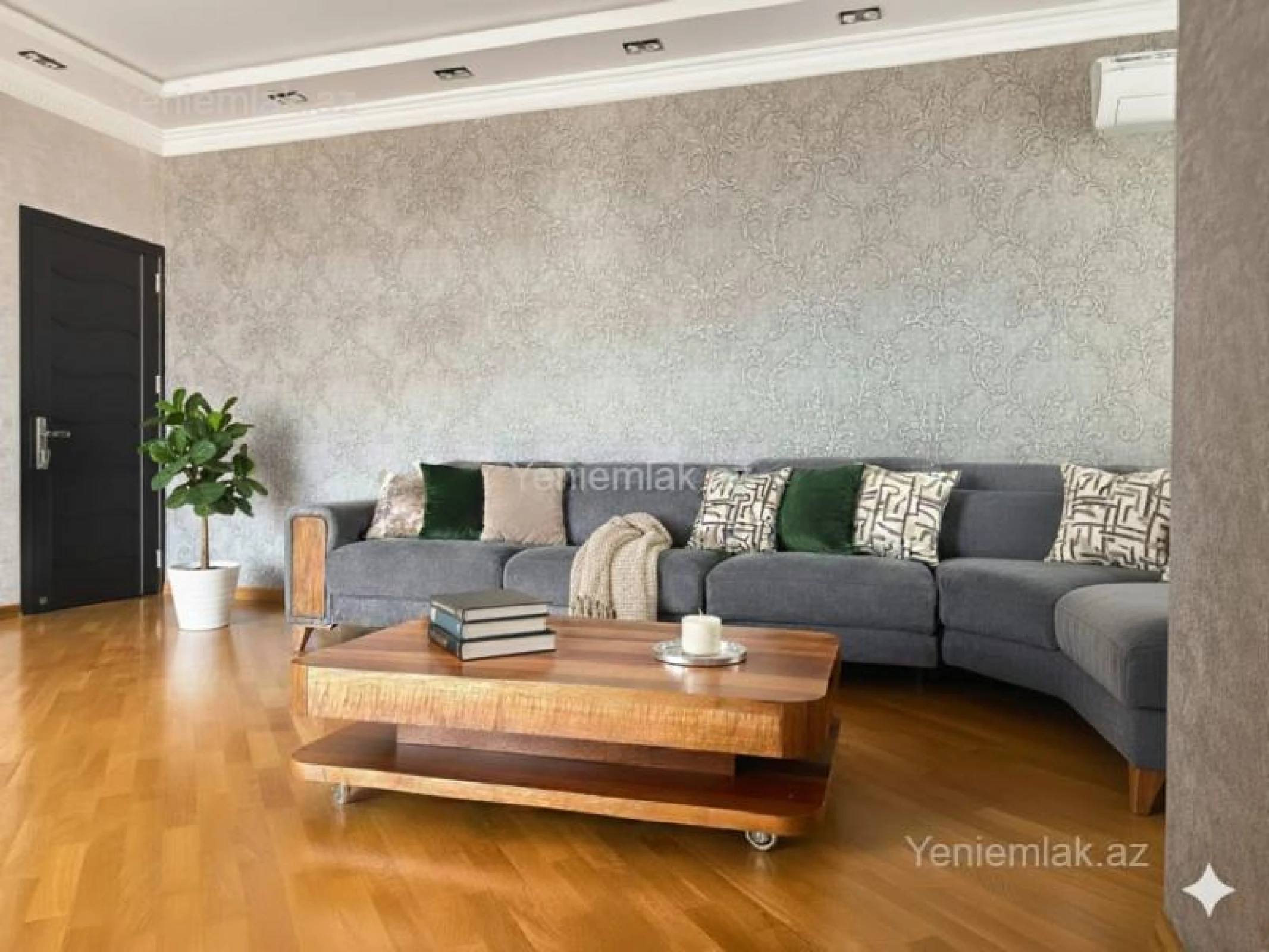Satılır 3 otaqlı yeni tikili 125 m²