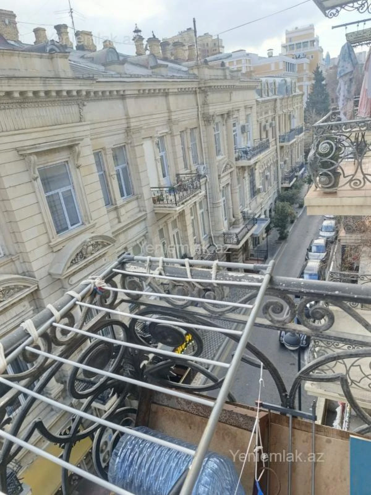 Satılır 3 otaqlı köhnə tikili 70 m²