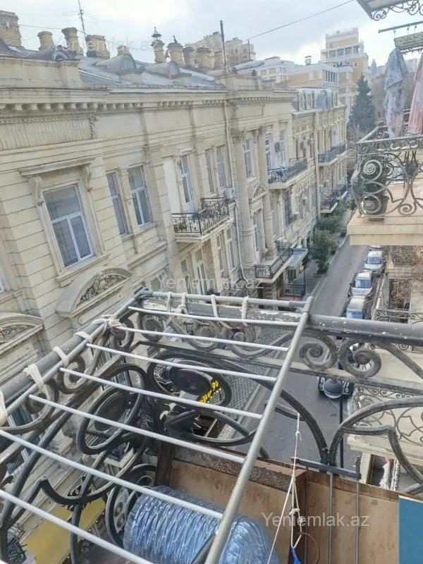 Satılır 3 otaqlı köhnə tikili 70 m²