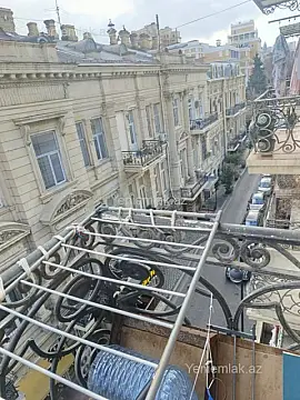 Satılır 3 otaqlı köhnə tikili 70 m²