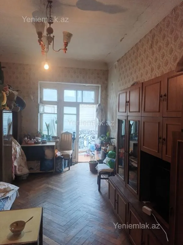 Satılır 3 otaqlı köhnə tikili 70 m²