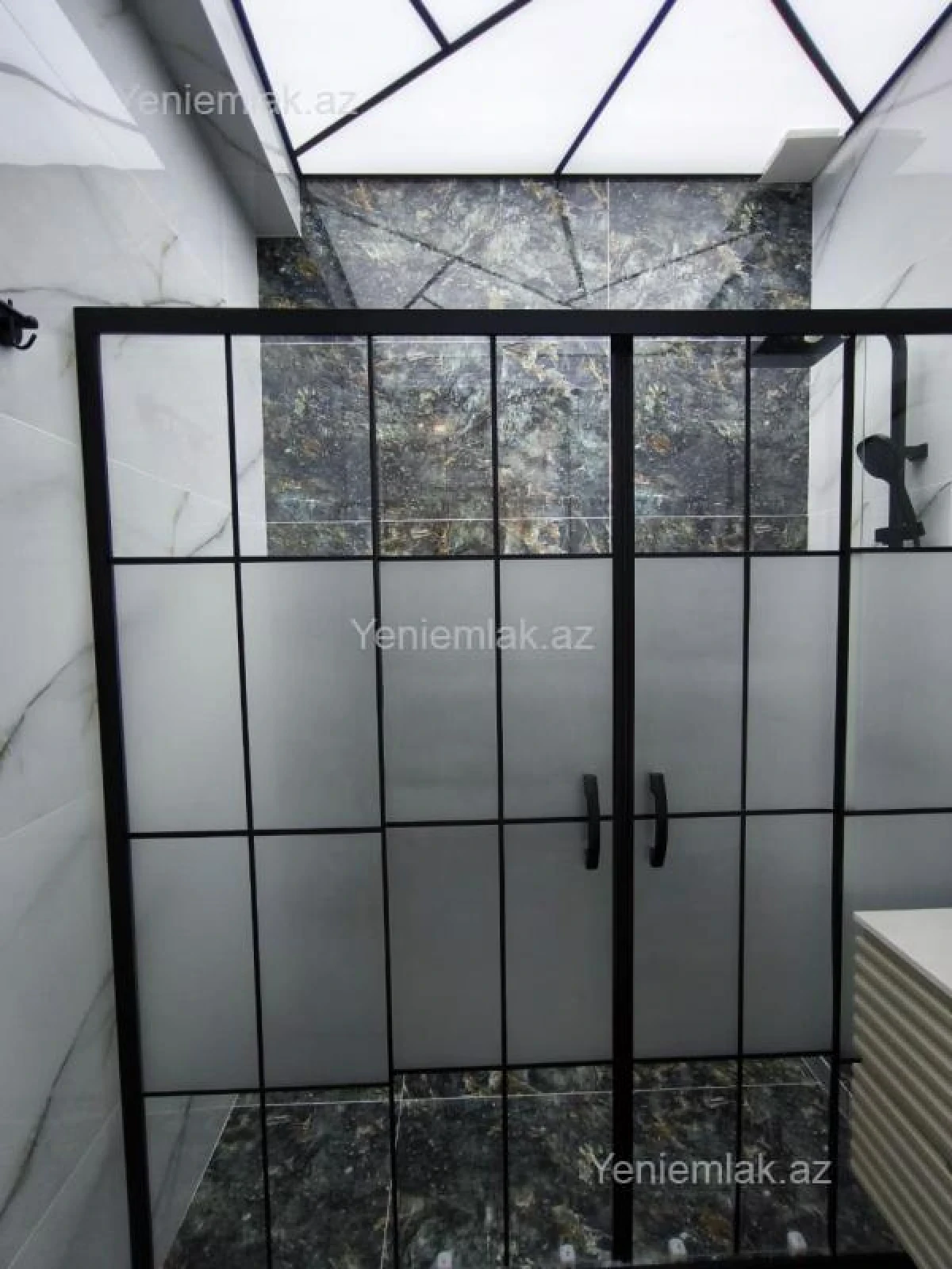 Satılır 3 otaqlı yeni tikili 105 m²