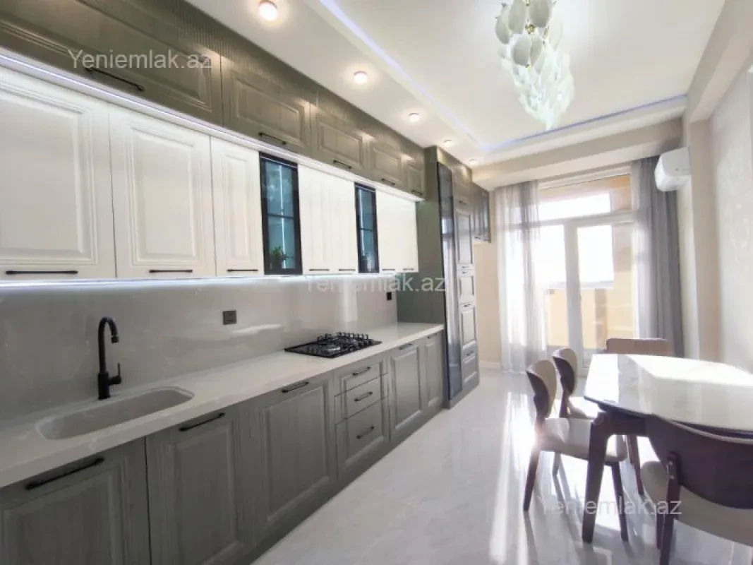 Satılır 3 otaqlı yeni tikili 105 m²