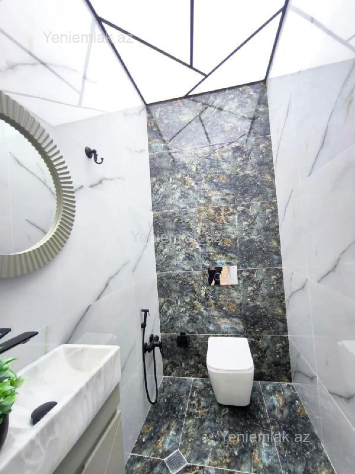 Satılır 3 otaqlı yeni tikili 105 m²