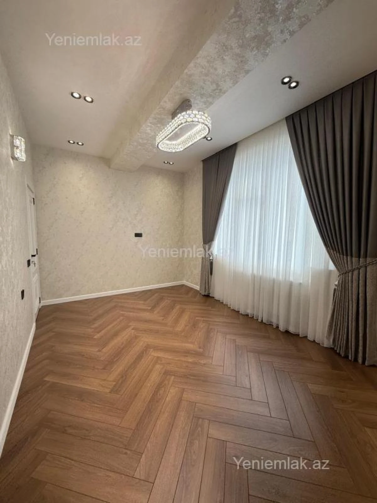 Satılır 3 otaqlı yeni tikili 105 m²