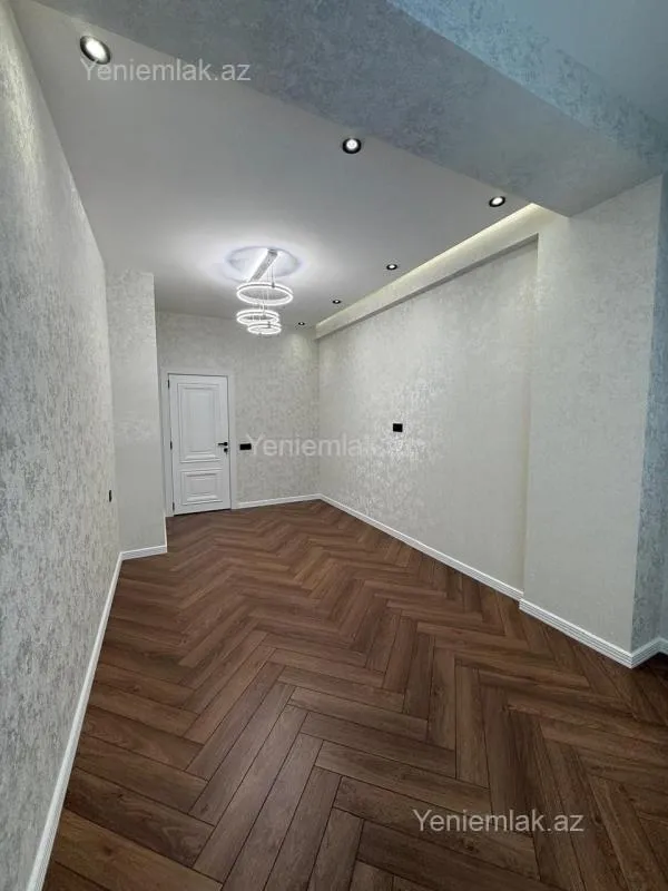 Satılır 3 otaqlı yeni tikili 105 m²