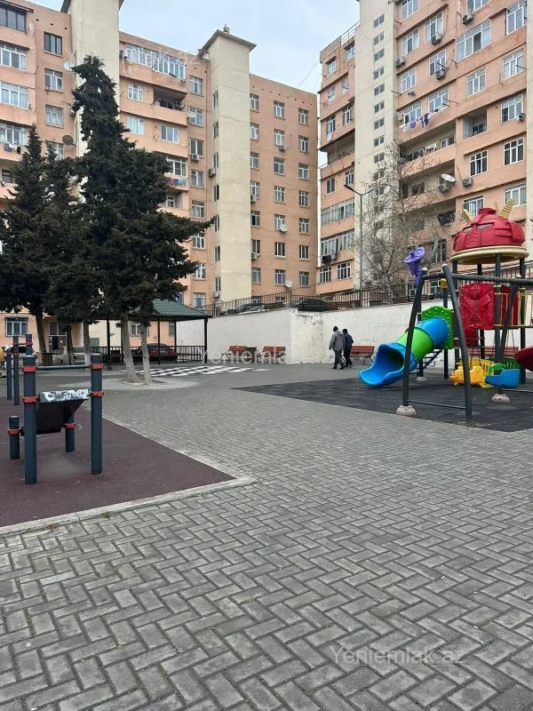 Satılır 1 otaqlı köhnə tikili 40 m²