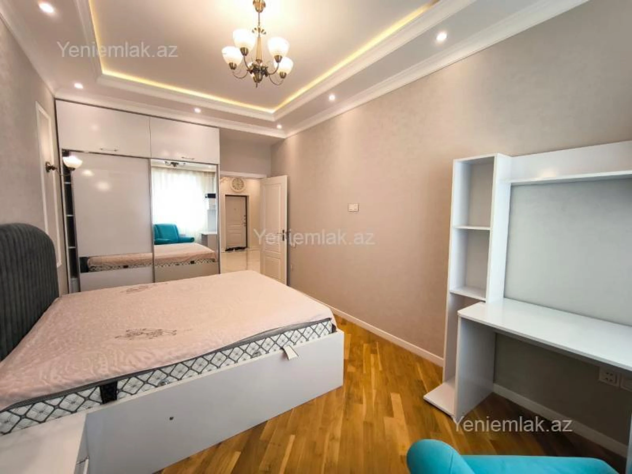 Satılır 4 otaqlı yeni tikili 140 m²