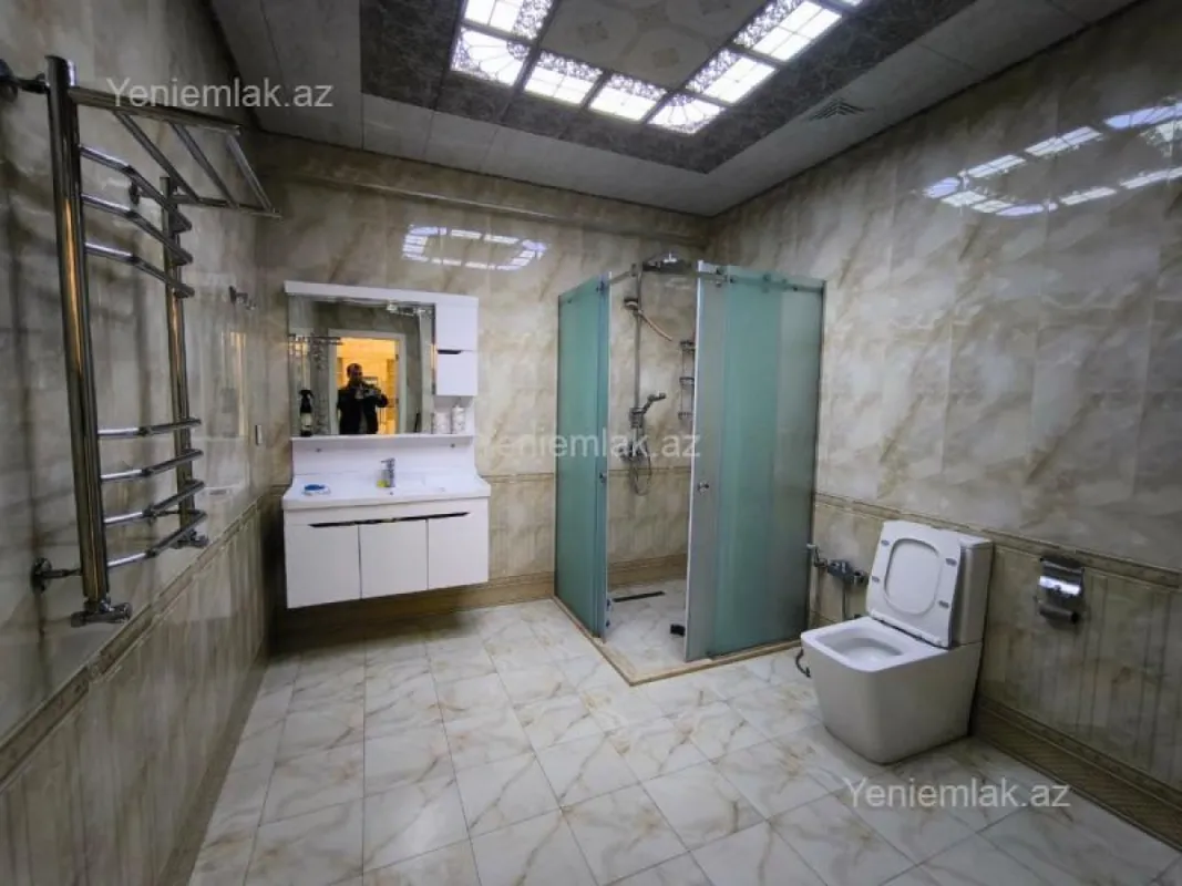 Satılır 4 otaqlı yeni tikili 140 m²