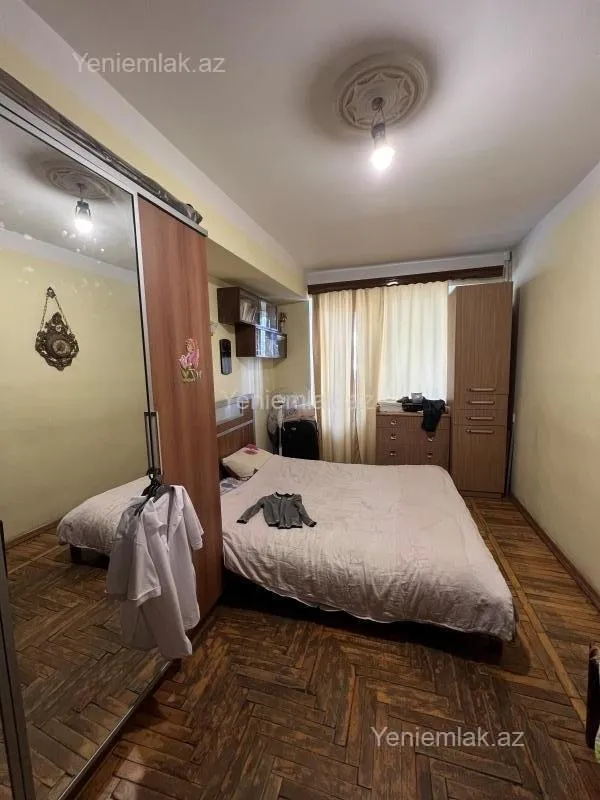 Satılır 3 otaqlı köhnə tikili 85 m²
