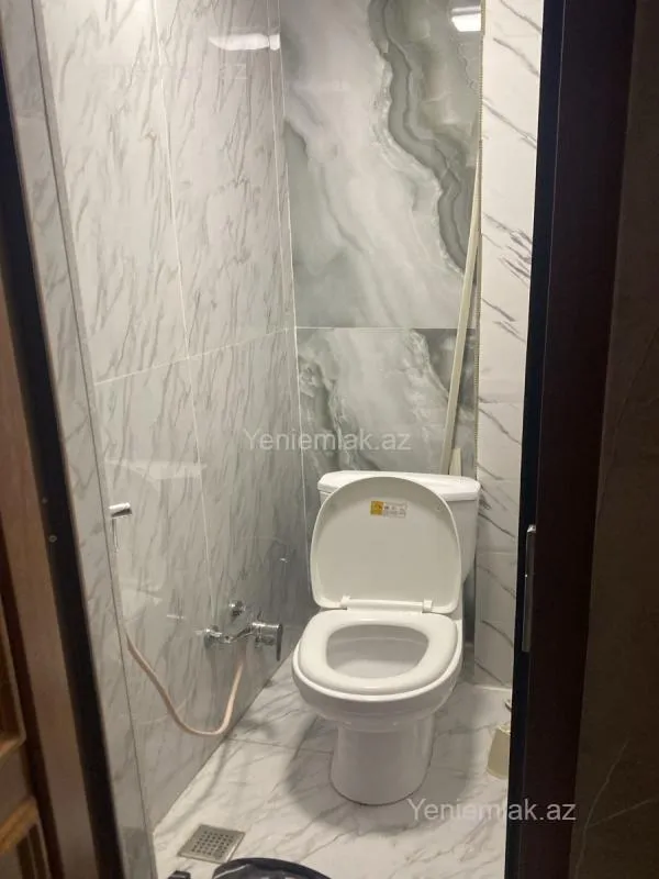 Satılır 4 otaqlı köhnə tikili 90 m²
