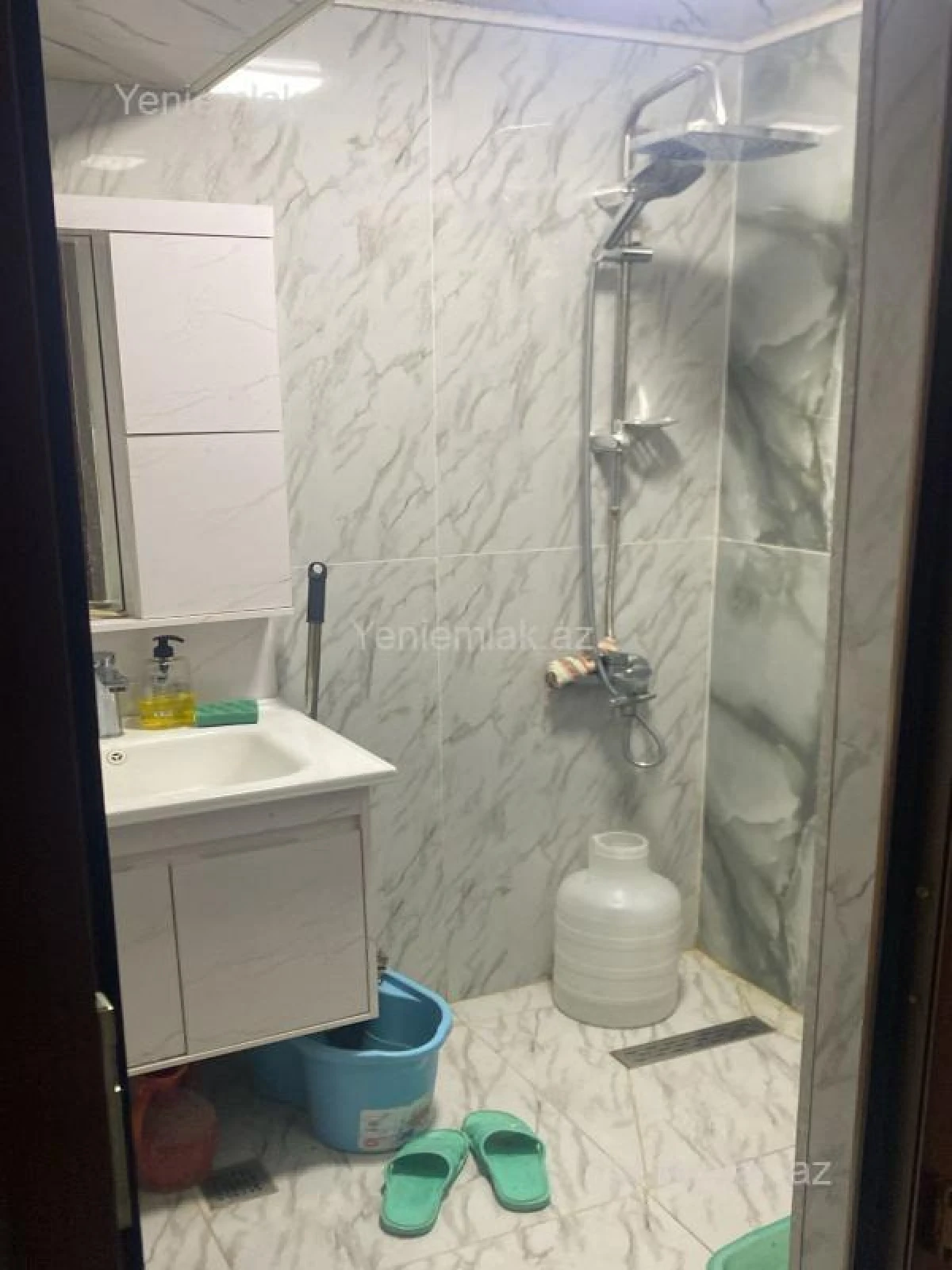 Satılır 4 otaqlı köhnə tikili 90 m²