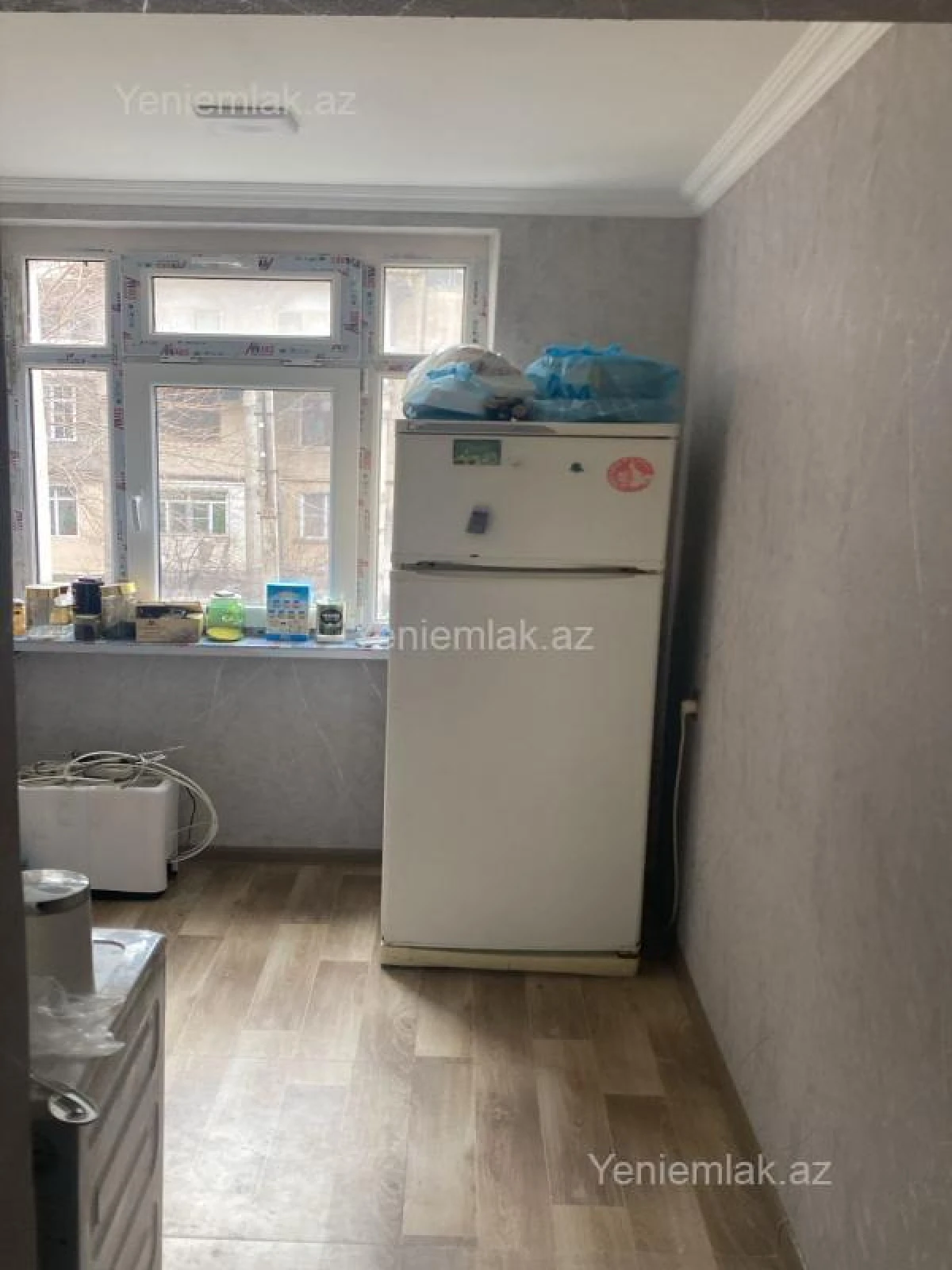Satılır 4 otaqlı köhnə tikili 90 m²