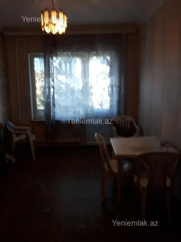 Satılır 2 otaqlı köhnə tikili 55 m²