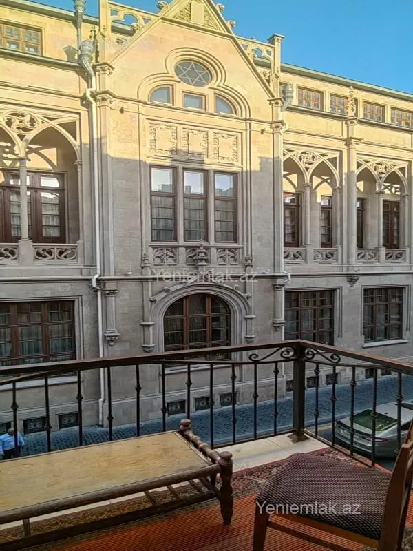 Satılır 2 otaqlı köhnə tikili 60 m²