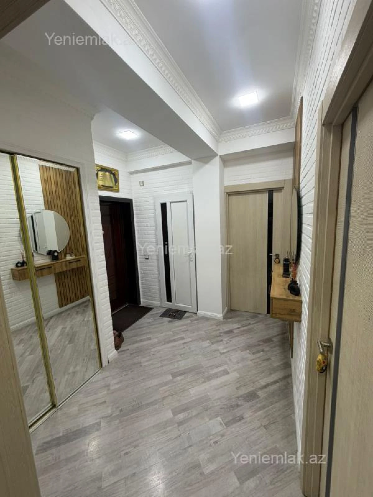Satılır 3 otaqlı yeni tikili 75 m²