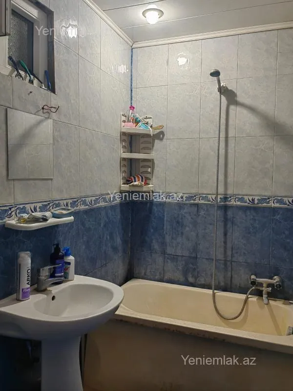 Satılır 2 otaqlı köhnə tikili 55 m²