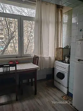 Satılır 2 otaqlı köhnə tikili 55 m²