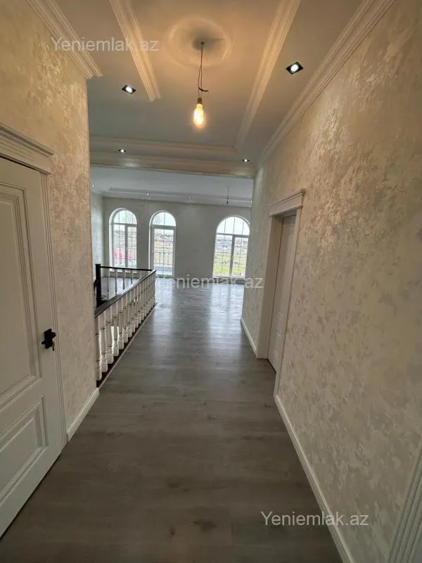 Satılır 6 otaqlı həyət evi 200 m²