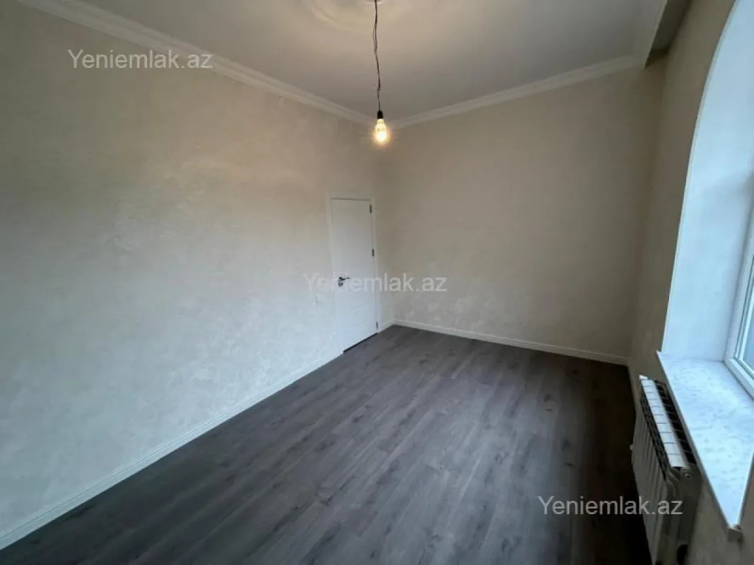 Satılır 6 otaqlı həyət evi 200 m²