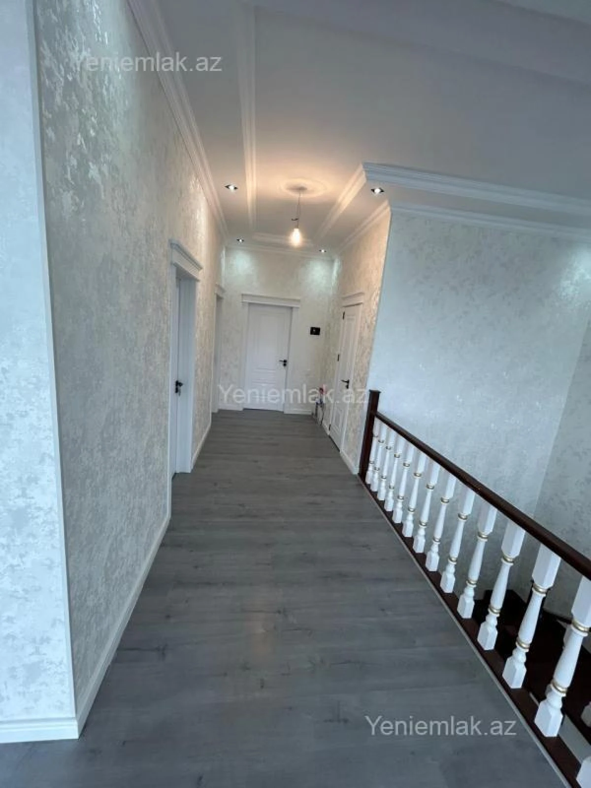 Satılır 6 otaqlı həyət evi 200 m²