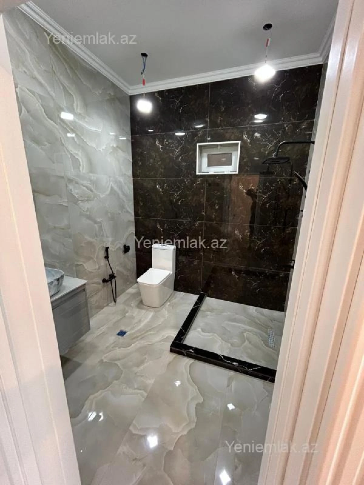Satılır 6 otaqlı həyət evi 200 m²