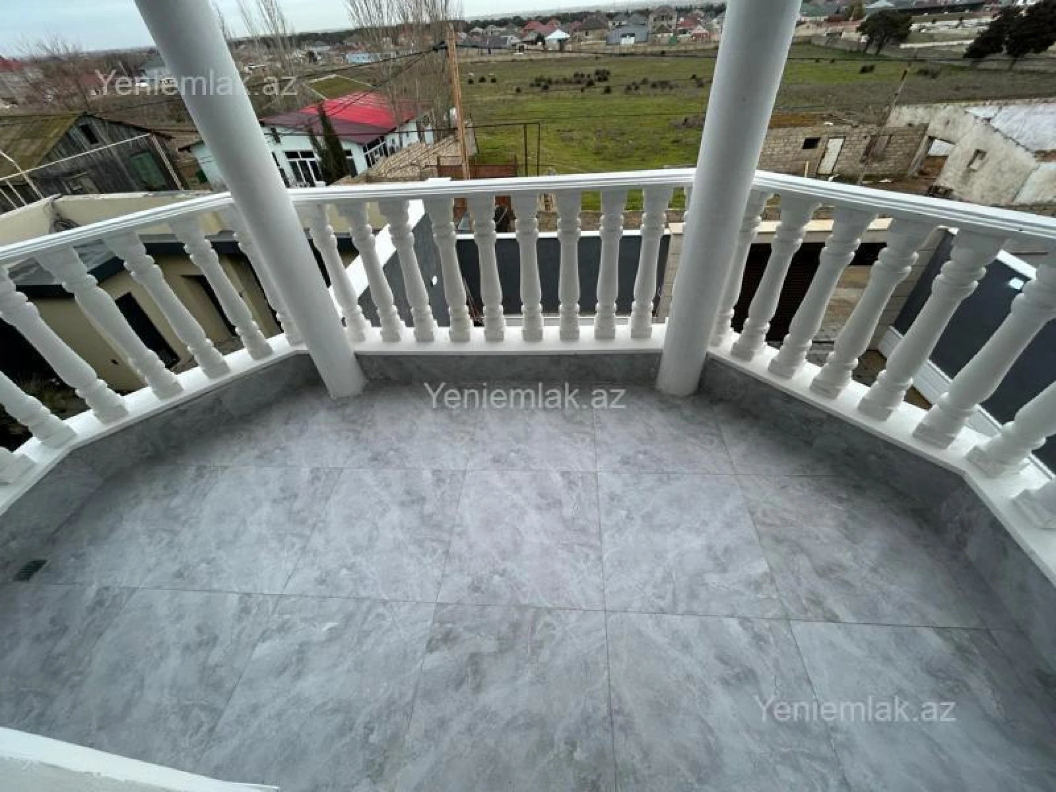 Satılır 6 otaqlı həyət evi 200 m²