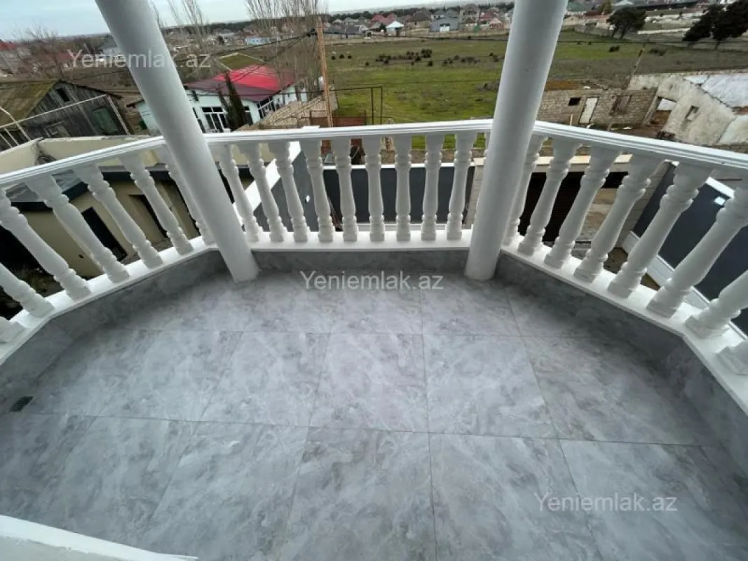 Satılır 6 otaqlı həyət evi 200 m²