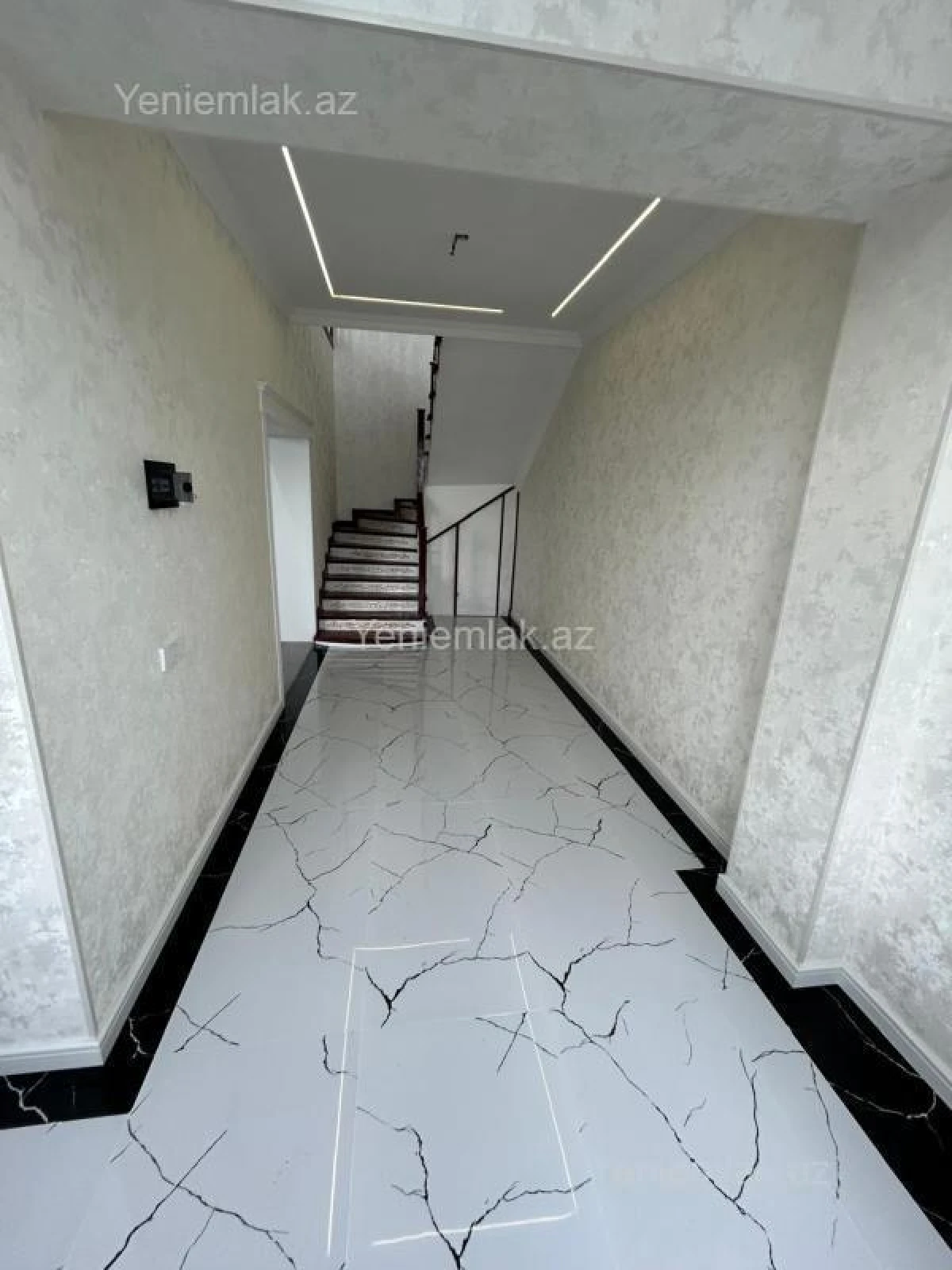 Satılır 6 otaqlı həyət evi 200 m²