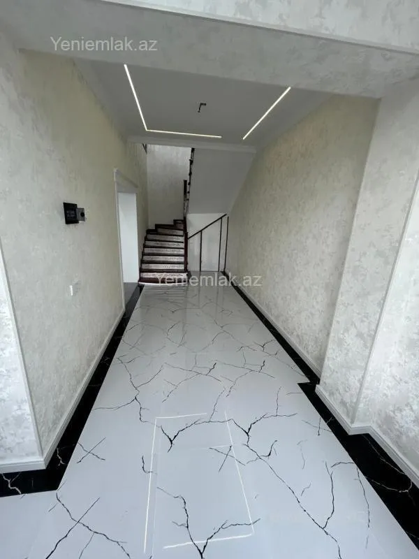 Satılır 6 otaqlı həyət evi 200 m²