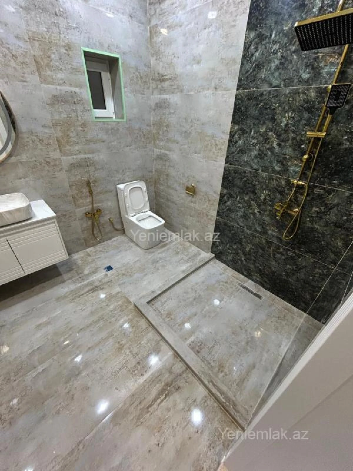 Satılır 6 otaqlı həyət evi 200 m²