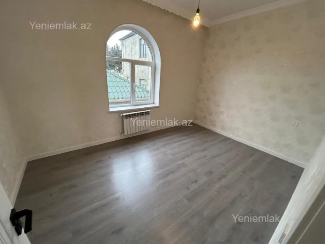 Satılır 6 otaqlı həyət evi 200 m²