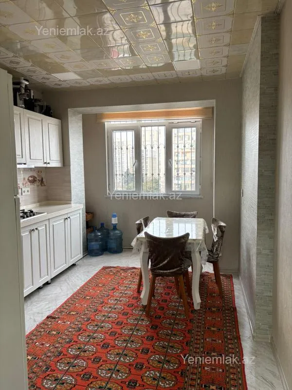 Satılır 2 otaqlı köhnə tikili 60 m²