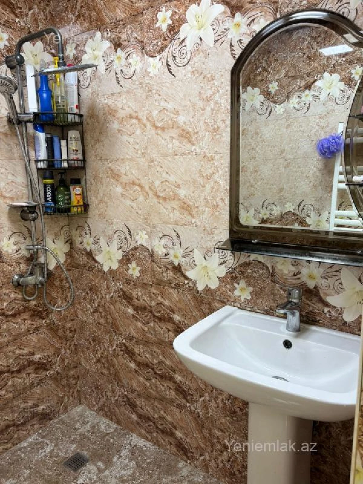 Satılır 2 otaqlı köhnə tikili 60 m²