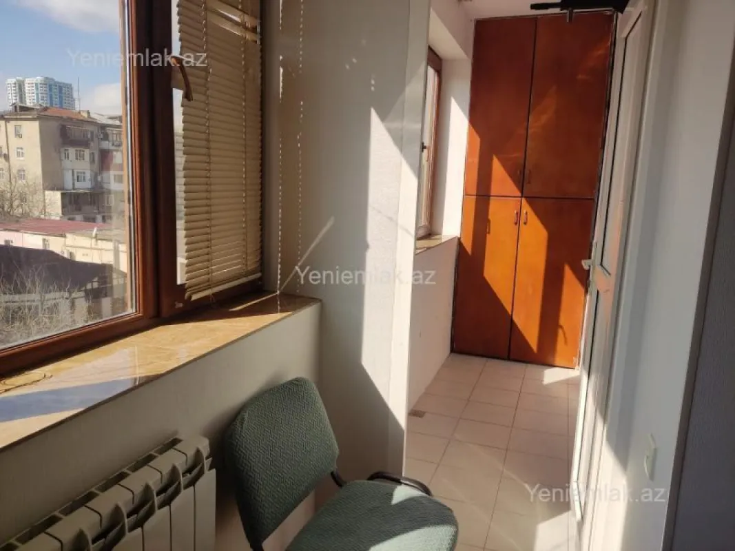 Satılır 2 otaqlı köhnə tikili 63 m²