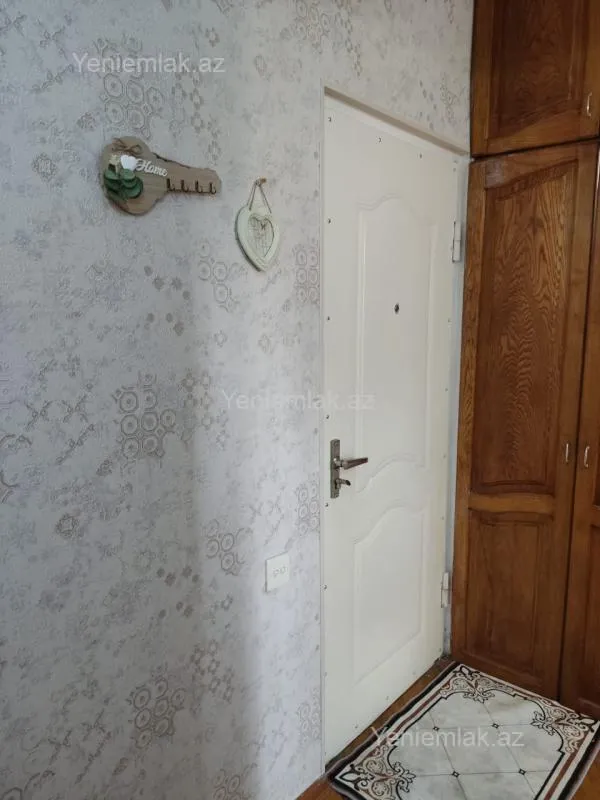 Satılır 2 otaqlı köhnə tikili 63 m²