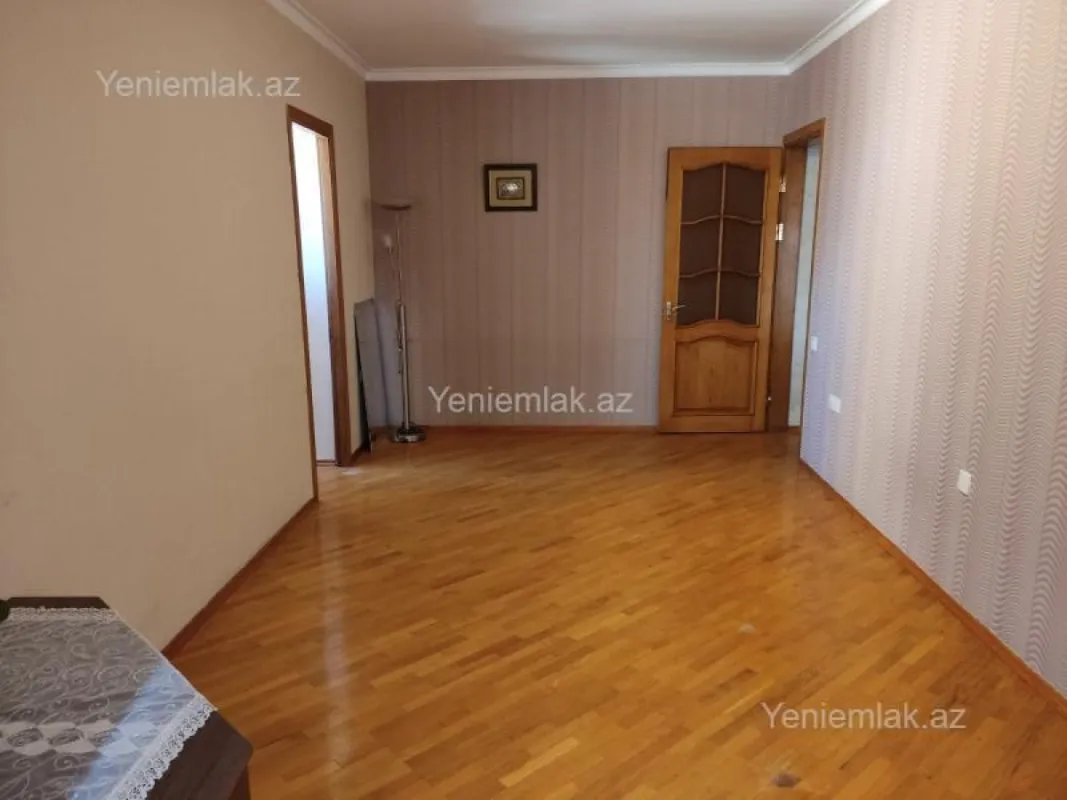 Satılır 2 otaqlı köhnə tikili 63 m²