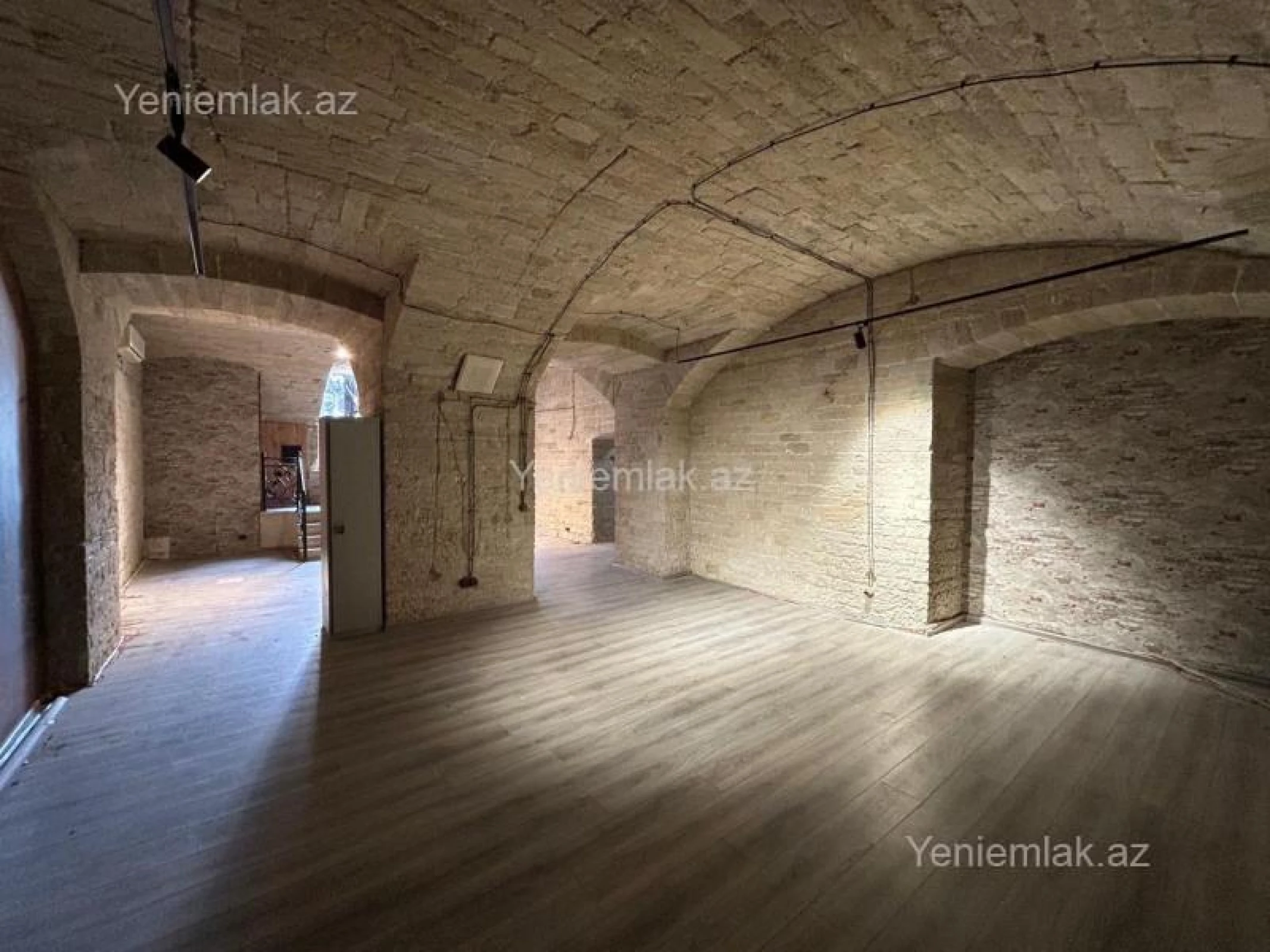 Satılır obyekt 80 m²