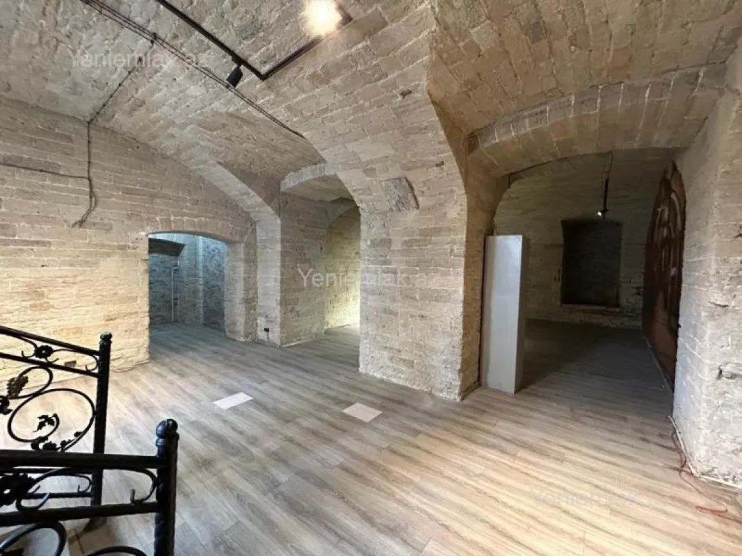 Satılır obyekt 80 m²