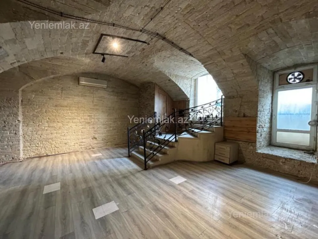 Satılır obyekt 80 m²