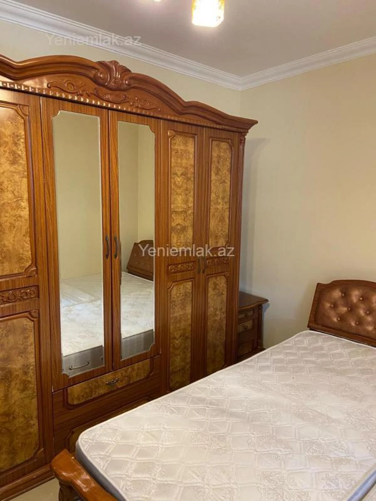 Satılır 2 otaqlı köhnə tikili 65 m²