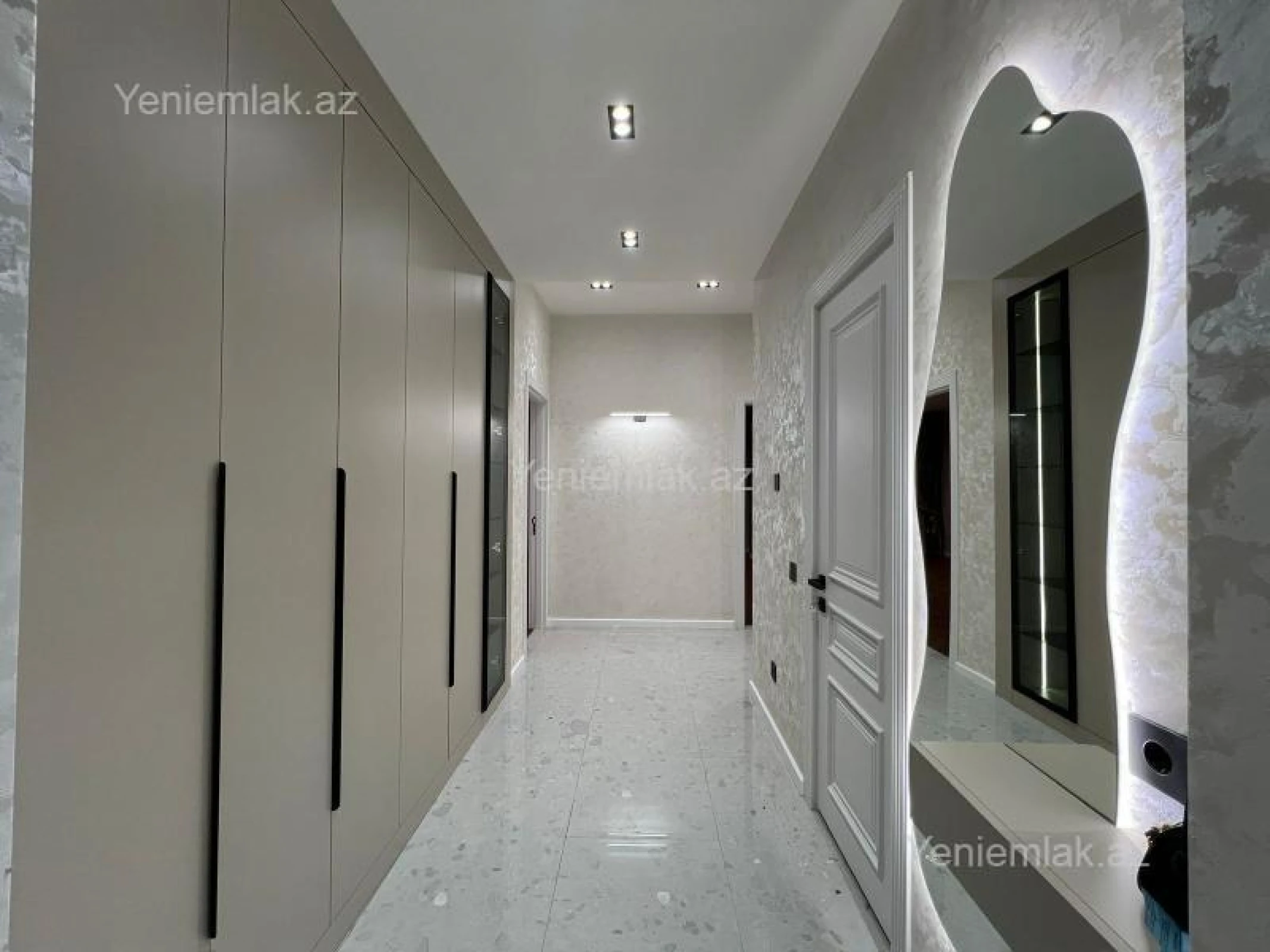 Satılır 3 otaqlı yeni tikili 97 m²