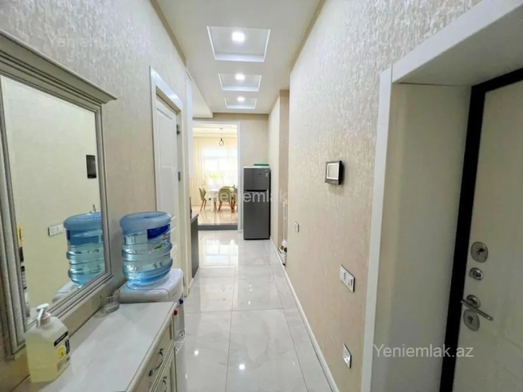 Satılır 3 otaqlı köhnə tikili 90 m²